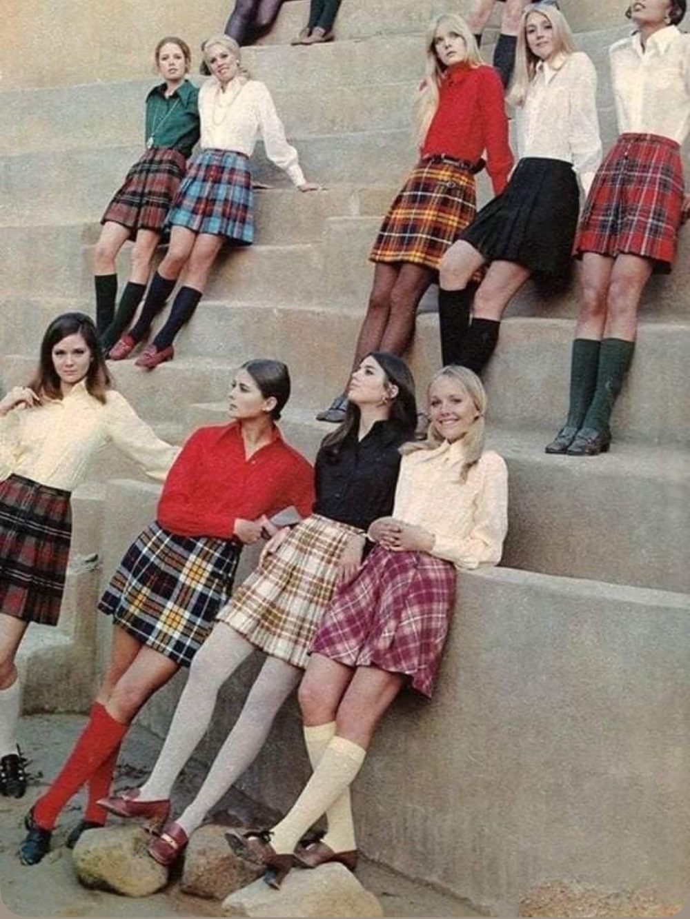Vintage Bonjour Pleated Tartan Skirt. Size: 11. Excellent condition